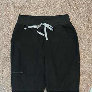 Figs Zamora High Waisted 2.0 Jogger Scrub Pants in Black, Size Small